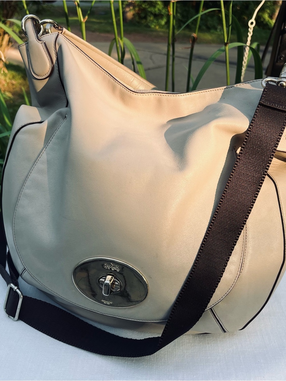 COACH LIGHT GRAY WHIPLASH CIRCLE LEATHER BAG 34656 - Picture 6 of 14